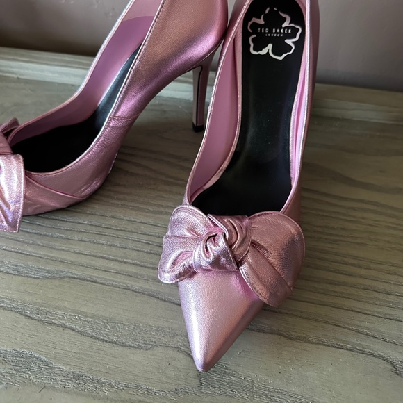 Ted Baker - Ryal Metallic Bow Court Pump - Picture 2 of 3